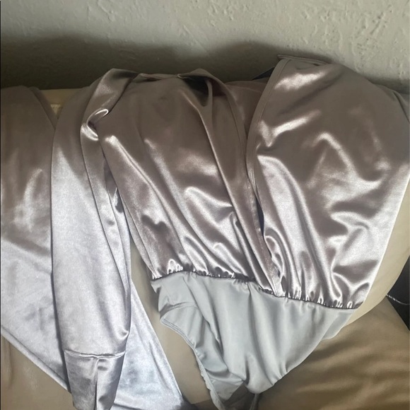 Satin 2 piece pantsuit - Picture 1 of 5